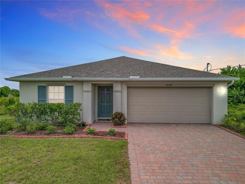 For Sale: $289,900 (3 beds, 2 baths, 1367 Square Feet)