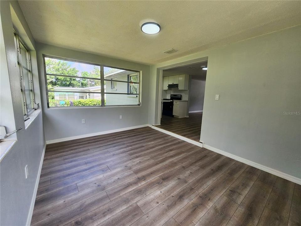 For Sale: $159,000 (1 beds, 1 baths, 840 Square Feet)