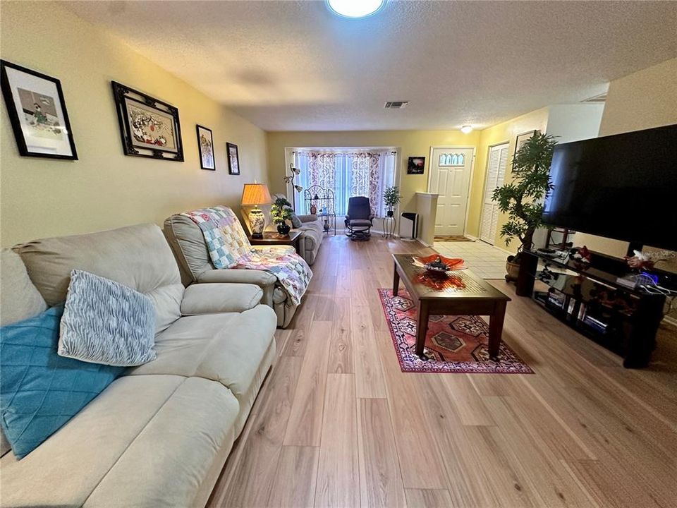 For Sale: $289,500 (2 beds, 2 baths, 1828 Square Feet)