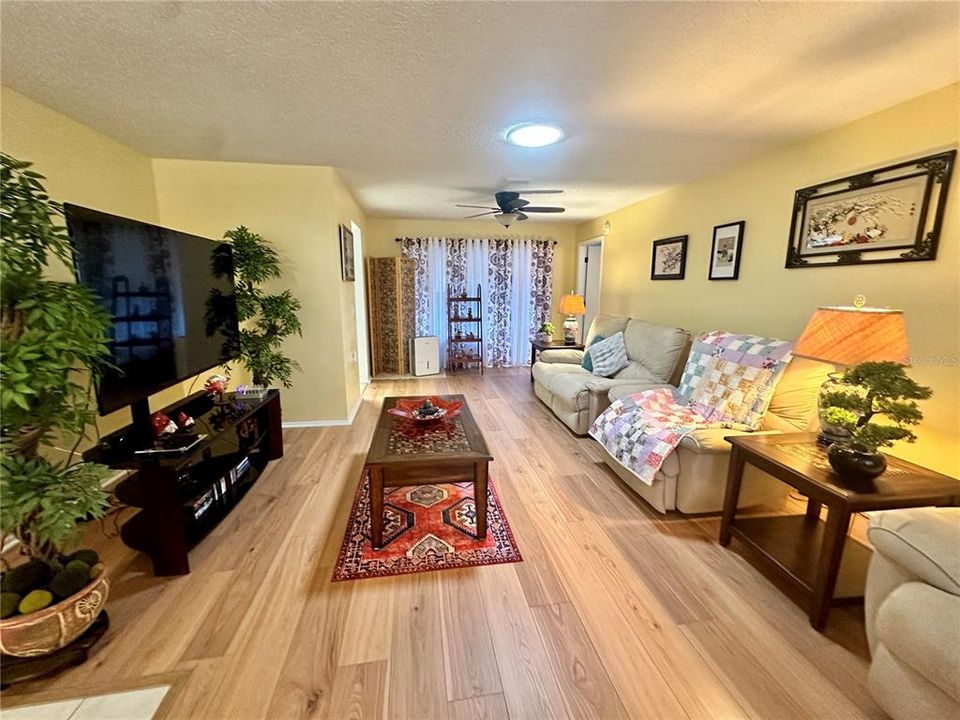 For Sale: $289,500 (2 beds, 2 baths, 1828 Square Feet)