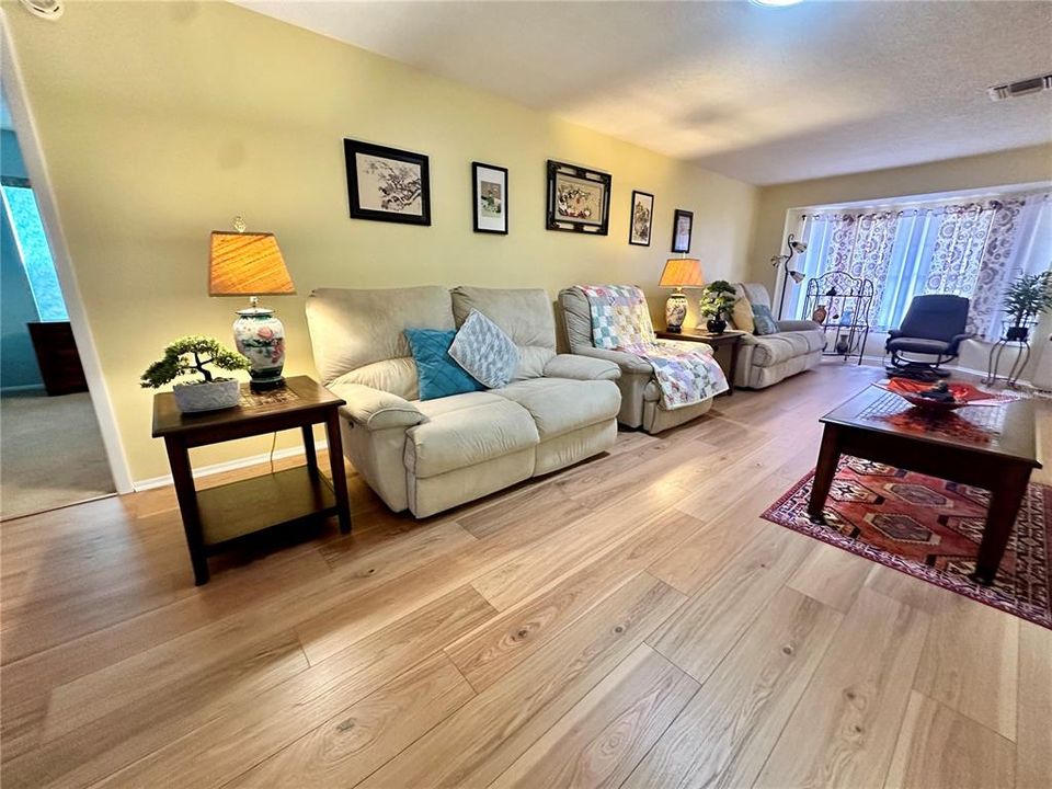 For Sale: $289,500 (2 beds, 2 baths, 1828 Square Feet)