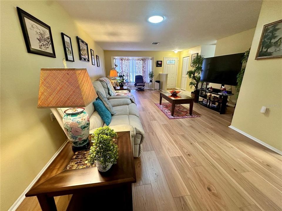 For Sale: $292,500 (2 beds, 2 baths, 1828 Square Feet)