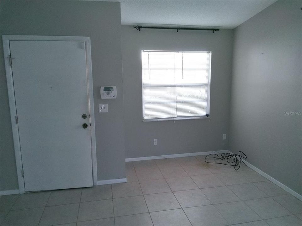 Active With Contract: $1,850 (2 beds, 2 baths, 1100 Square Feet)