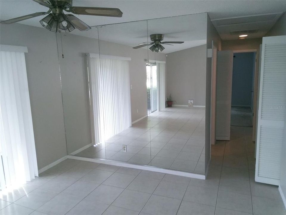 Active With Contract: $1,850 (2 beds, 2 baths, 1100 Square Feet)