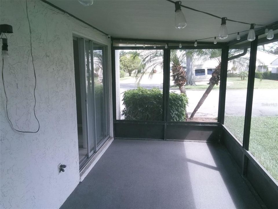 Active With Contract: $1,850 (2 beds, 2 baths, 1100 Square Feet)