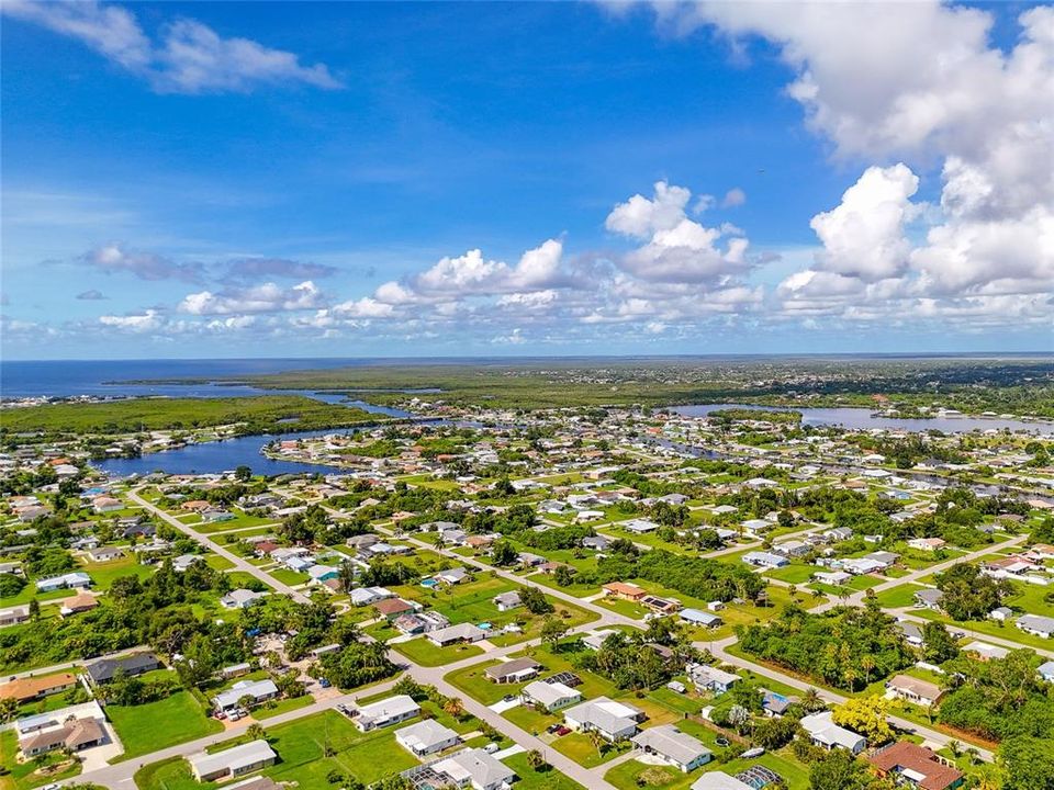 Active With Contract: $229,900 (3 beds, 2 baths, 1144 Square Feet)