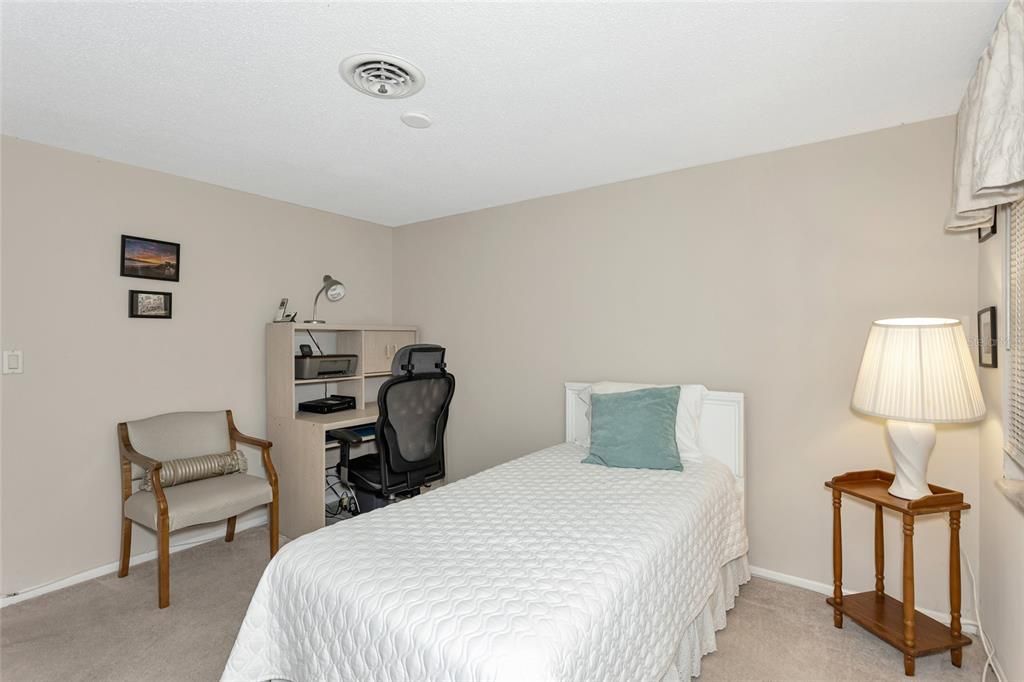 Active With Contract: $229,900 (3 beds, 2 baths, 1144 Square Feet)