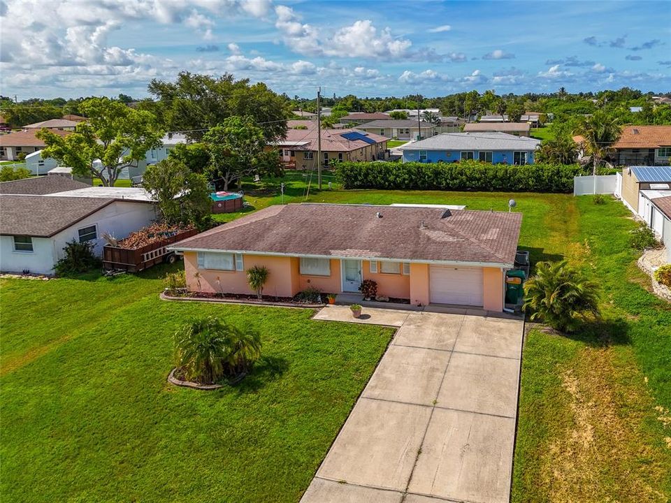 Active With Contract: $229,900 (3 beds, 2 baths, 1144 Square Feet)