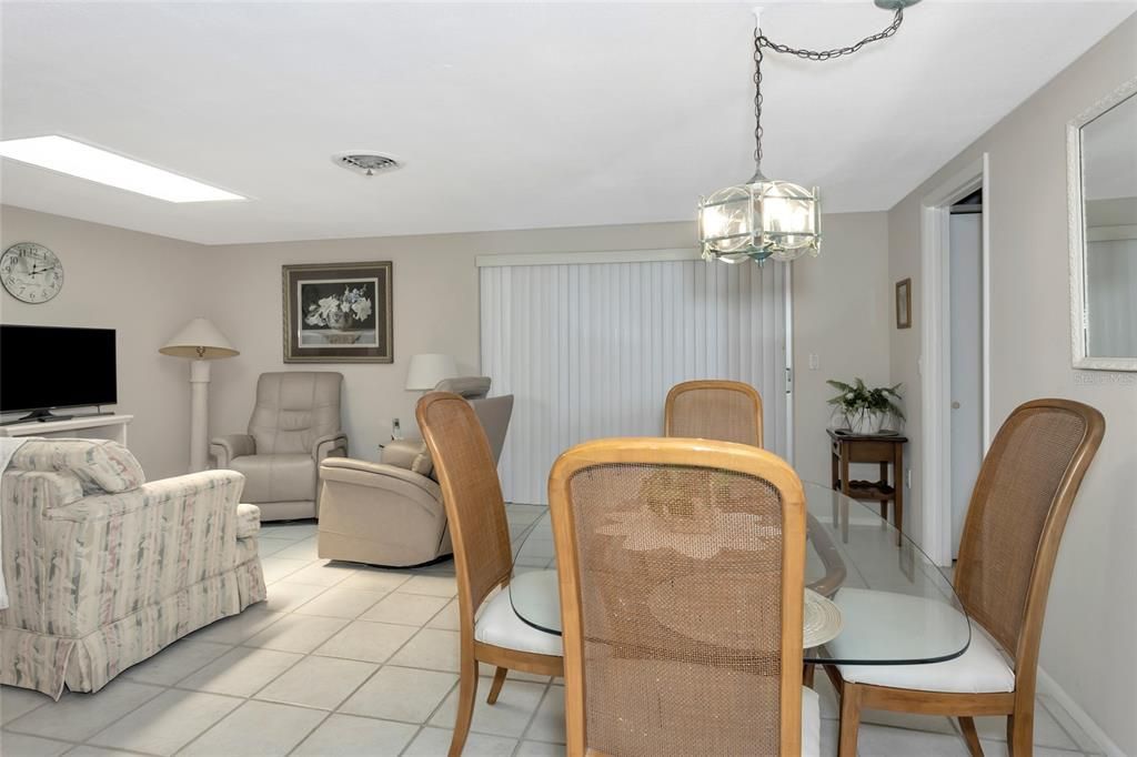Active With Contract: $229,900 (3 beds, 2 baths, 1144 Square Feet)