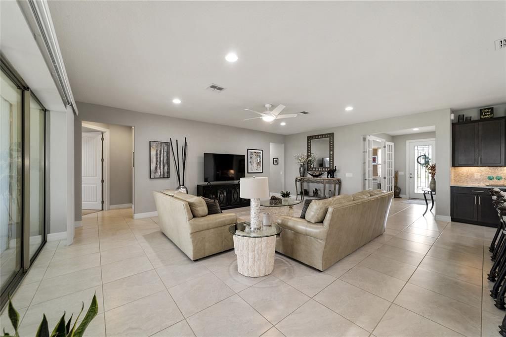 Active With Contract: $648,900 (3 beds, 3 baths, 2544 Square Feet)