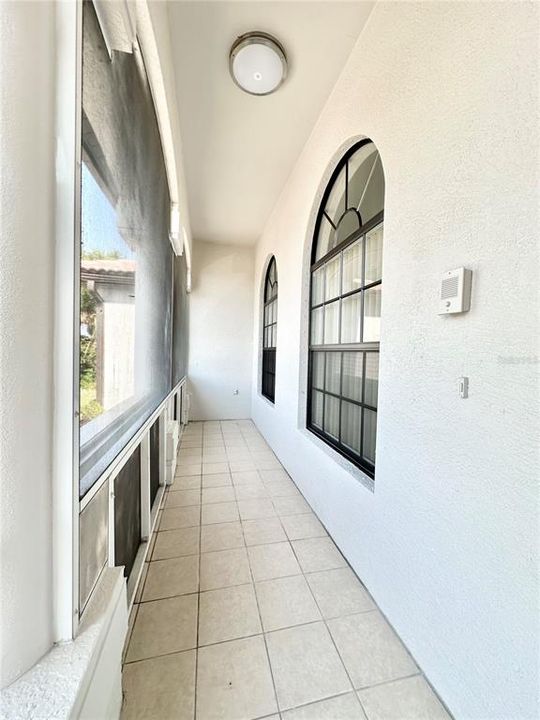 Activo con contrato: $349,000 (3 camas, 2 baños, 2077 Pies cuadrados)