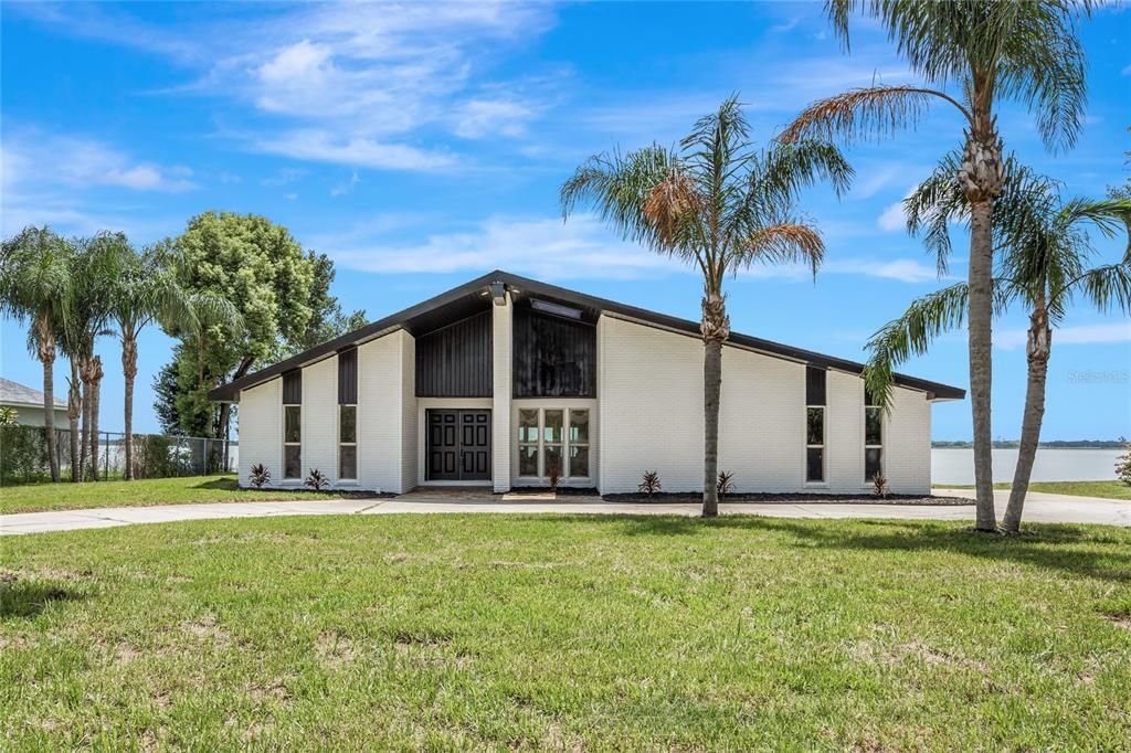 For Sale: $599,000 (3 beds, 2 baths, 3139 Square Feet)