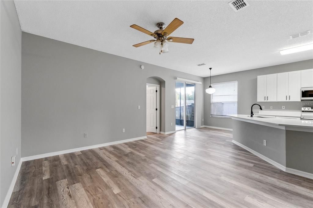 Active With Contract: $475,000 (3 beds, 2 baths, 1746 Square Feet)