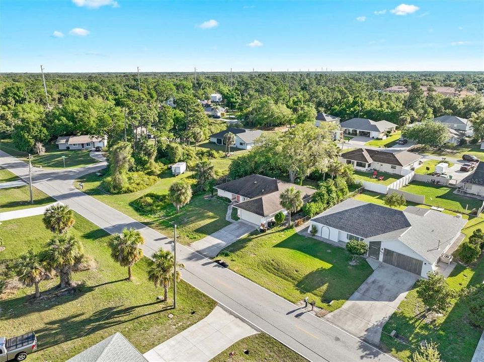 Active With Contract: $284,400 (3 beds, 2 baths, 1594 Square Feet)