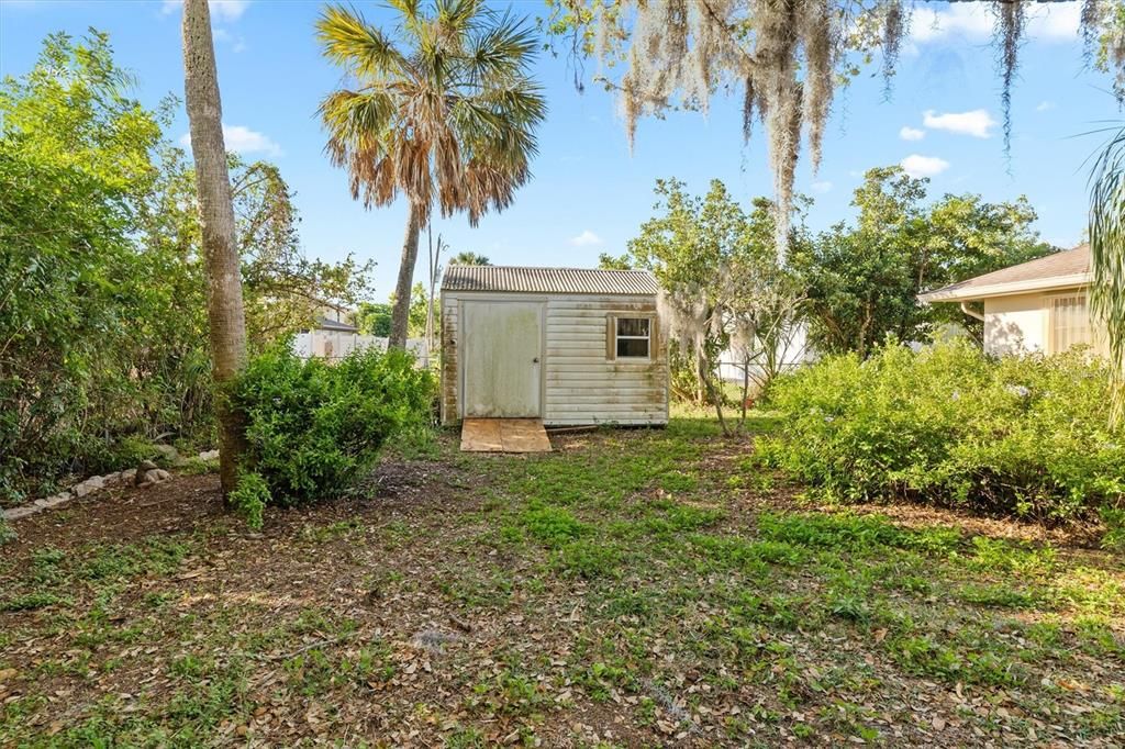 Active With Contract: $284,400 (3 beds, 2 baths, 1594 Square Feet)