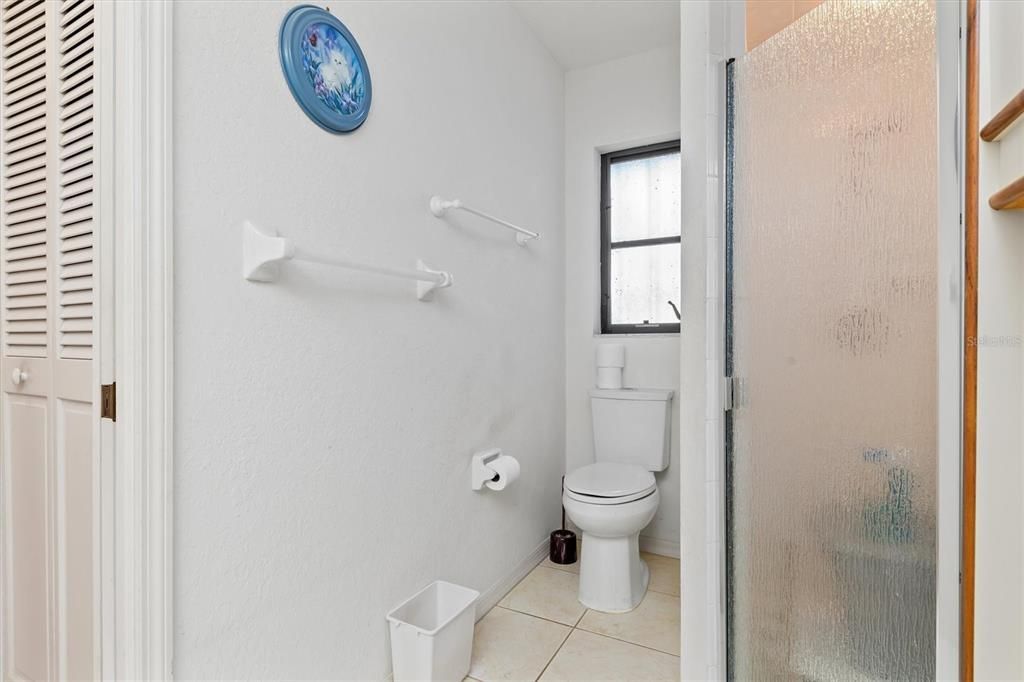 Active With Contract: $284,400 (3 beds, 2 baths, 1594 Square Feet)