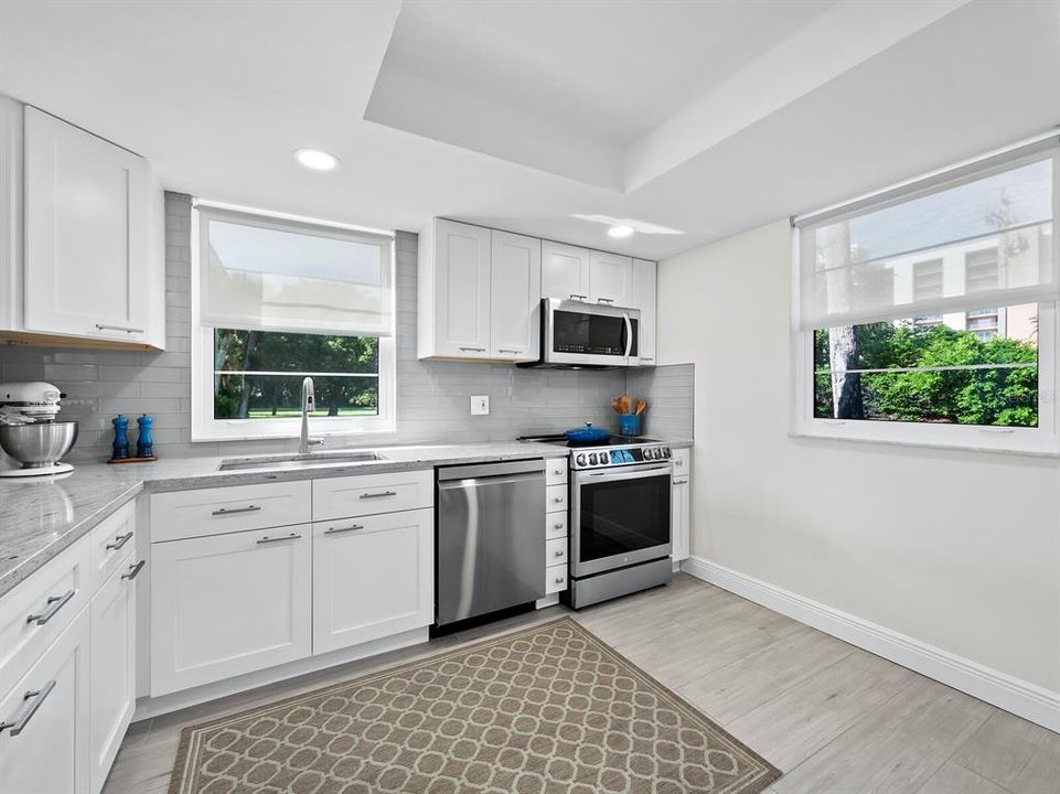 For Sale: $729,000 (2 beds, 2 baths, 1092 Square Feet)