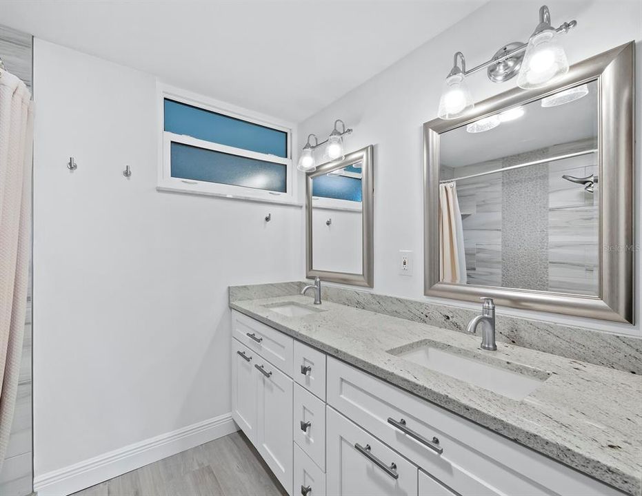 For Sale: $729,000 (2 beds, 2 baths, 1092 Square Feet)