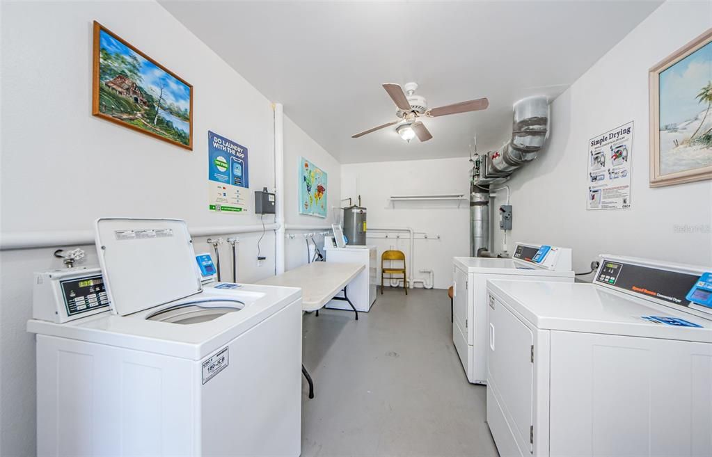 Active With Contract: $1,800 (2 beds, 2 baths, 1370 Square Feet)