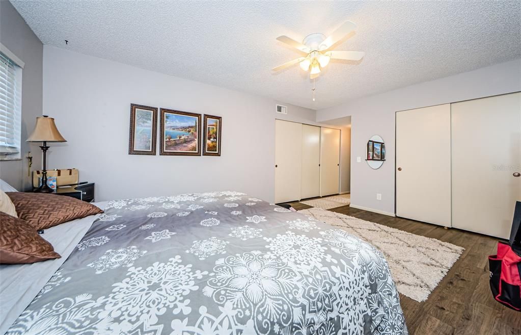 Active With Contract: $1,800 (2 beds, 2 baths, 1370 Square Feet)