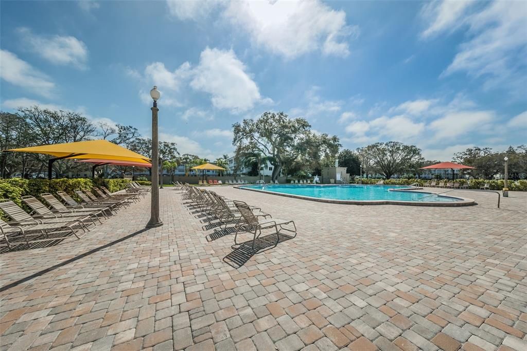 Active With Contract: $1,800 (2 beds, 2 baths, 1370 Square Feet)