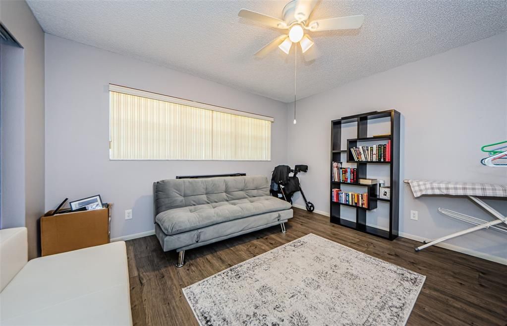 Active With Contract: $1,800 (2 beds, 2 baths, 1370 Square Feet)