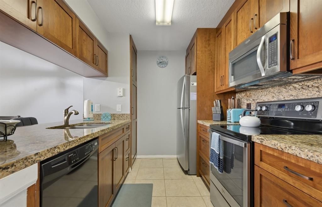 For Rent: $2,200 (3 beds, 2 baths, 1357 Square Feet)