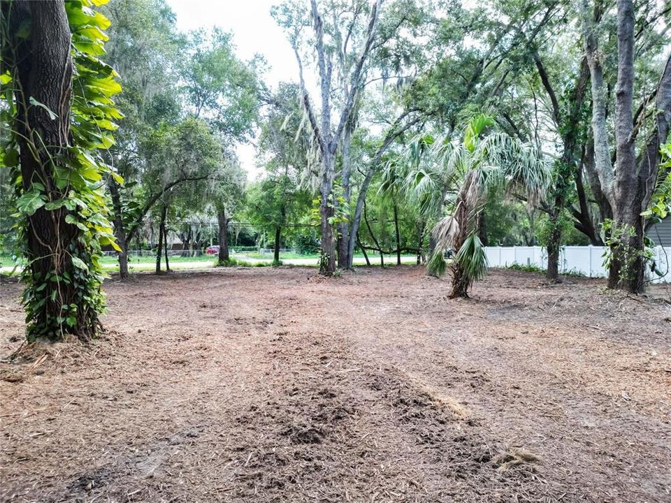 Activo con contrato: $180,000 (0.49 acres)