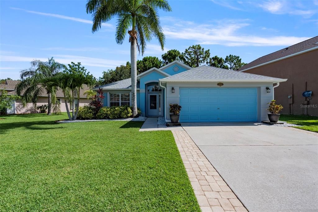 For Sale: $359,900 (3 beds, 2 baths, 1736 Square Feet)