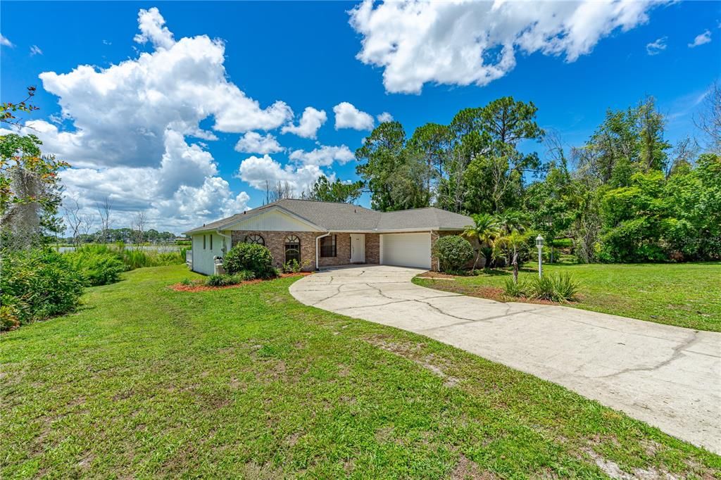 Active With Contract: $399,900 (3 beds, 2 baths, 1963 Square Feet)