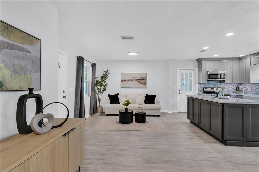 Active With Contract: $399,900 (3 beds, 2 baths, 1102 Square Feet)