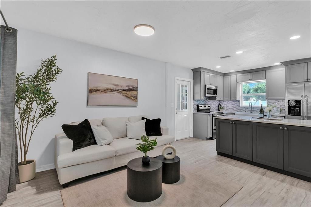 Active With Contract: $399,900 (3 beds, 2 baths, 1102 Square Feet)