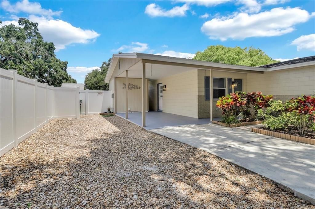 Active With Contract: $399,900 (3 beds, 2 baths, 1102 Square Feet)