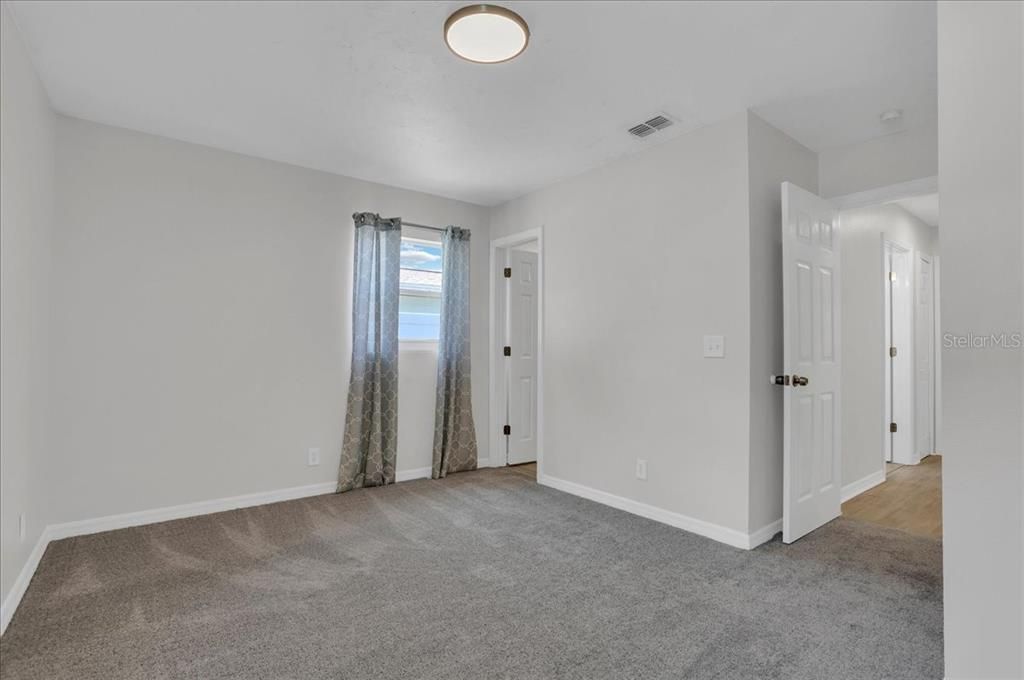 Active With Contract: $399,900 (3 beds, 2 baths, 1102 Square Feet)