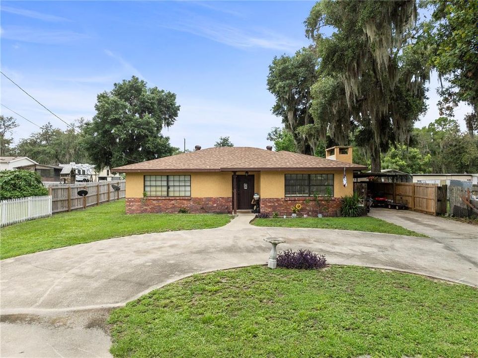 For Sale: $259,900 (3 beds, 2 baths, 2348 Square Feet)