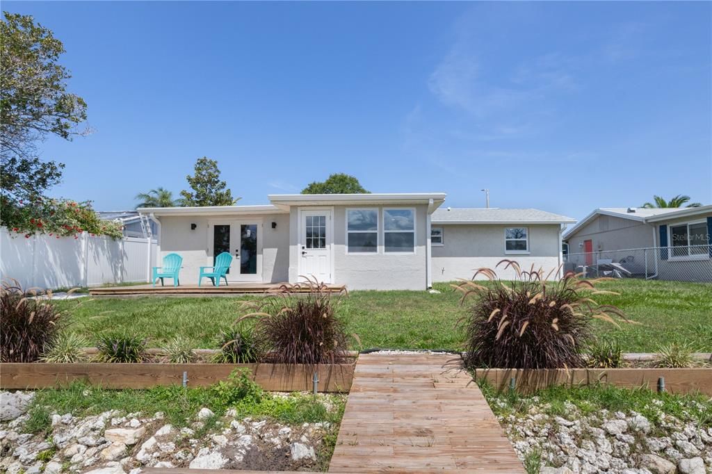 Active With Contract: $344,000 (3 beds, 2 baths, 1242 Square Feet)