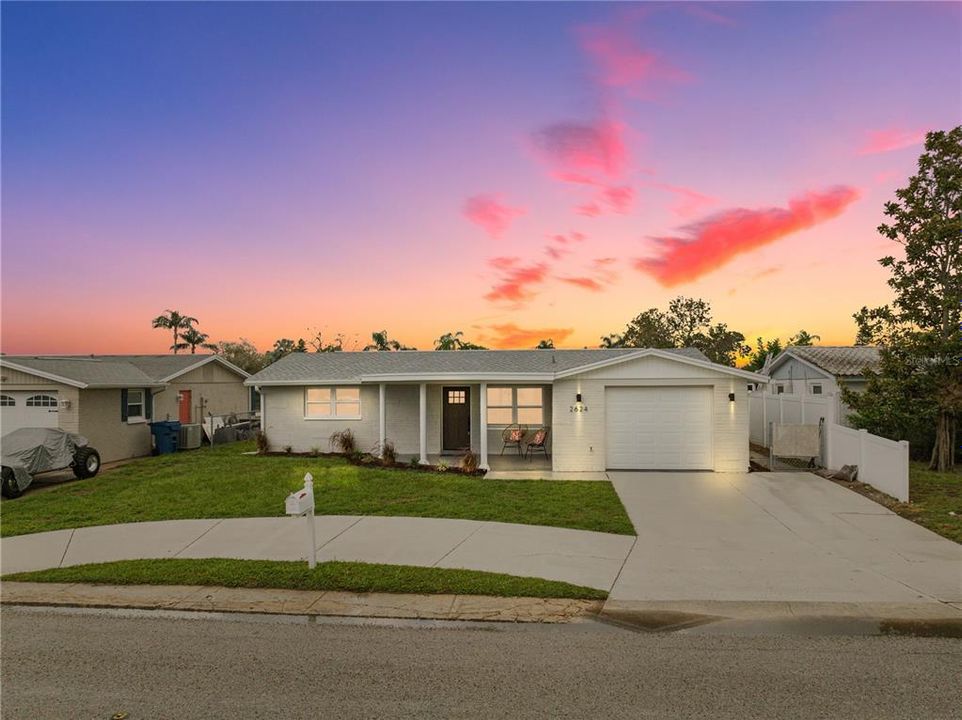 Active With Contract: $344,000 (3 beds, 2 baths, 1242 Square Feet)