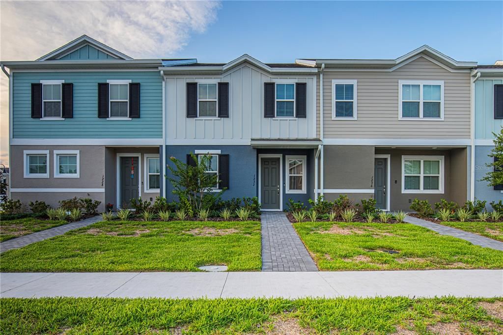 Active With Contract: $2,580 (4 beds, 3 baths, 1784 Square Feet)