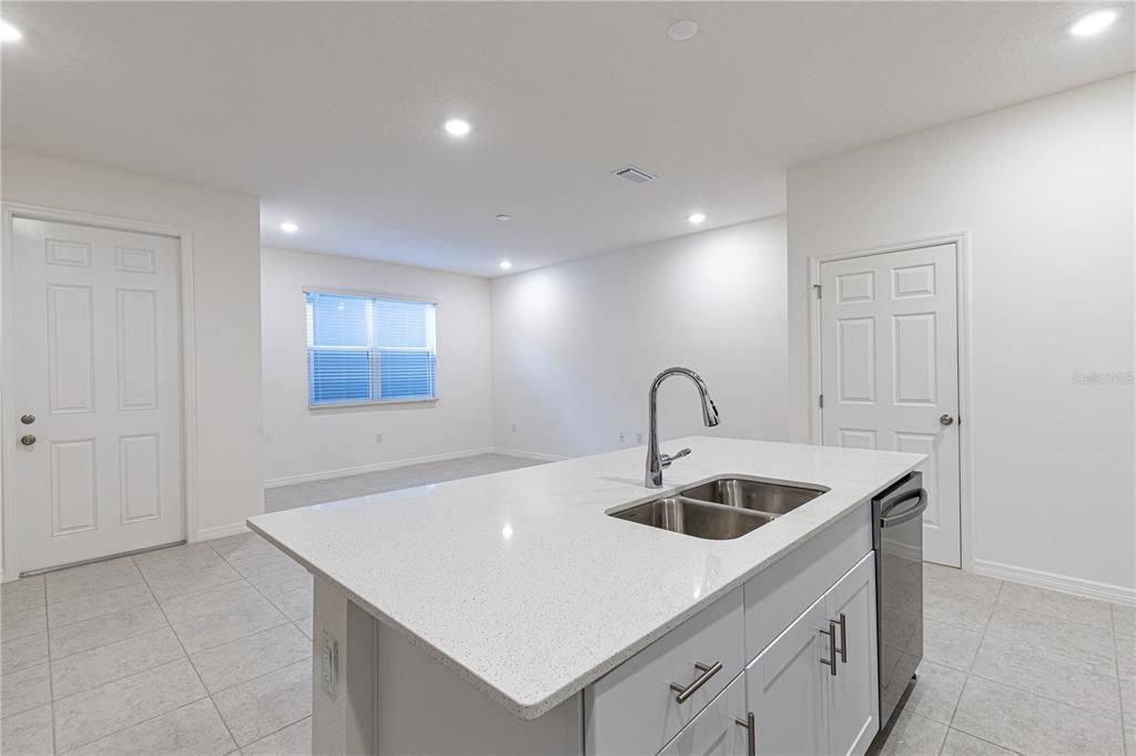 Active With Contract: $2,580 (4 beds, 3 baths, 1784 Square Feet)