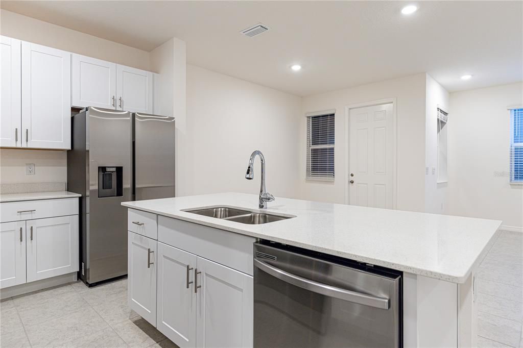 Active With Contract: $2,580 (4 beds, 3 baths, 1784 Square Feet)