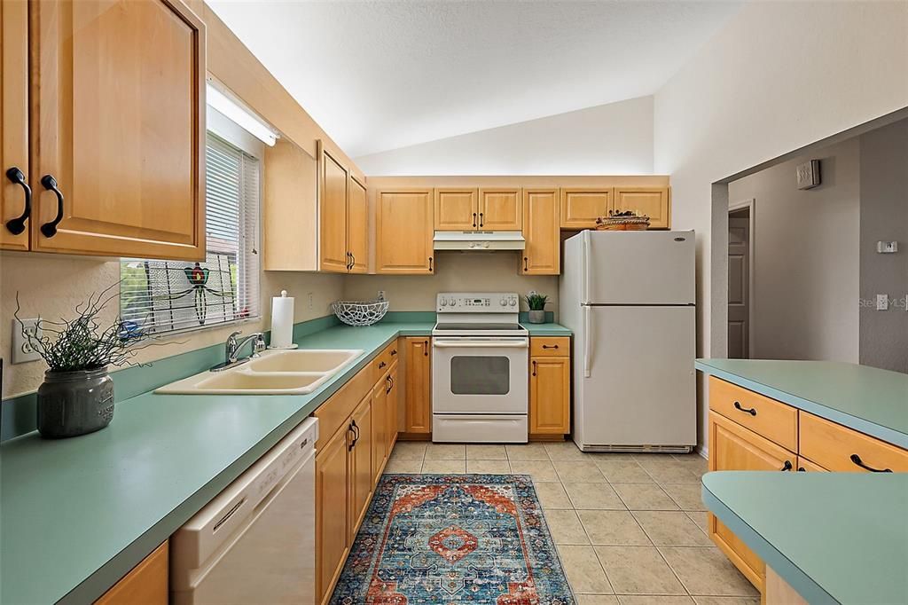 For Sale: $284,900 (2 beds, 2 baths, 1536 Square Feet)