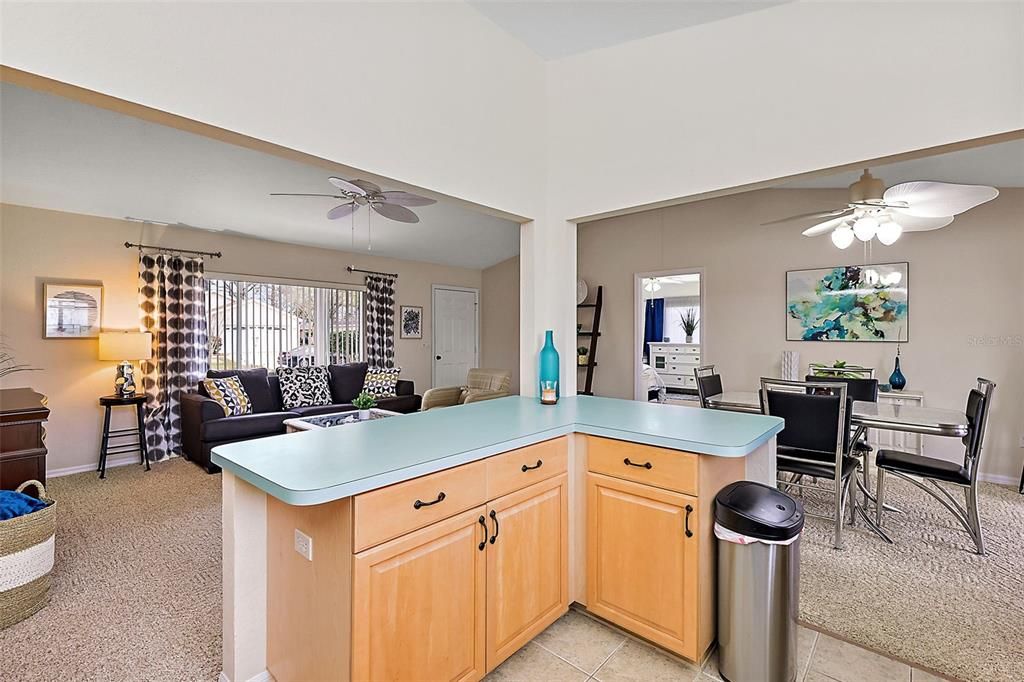 For Sale: $284,900 (2 beds, 2 baths, 1536 Square Feet)