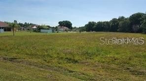 На продажу: $175,000 (0.94 acres)