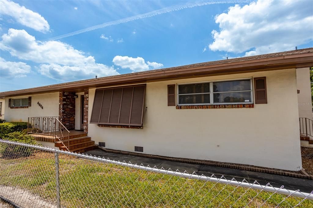 For Sale: $895,000 (3 beds, 2 baths, 2181 Square Feet)