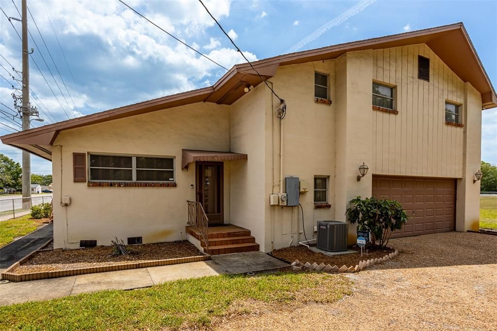 For Sale: $895,000 (3 beds, 2 baths, 2181 Square Feet)