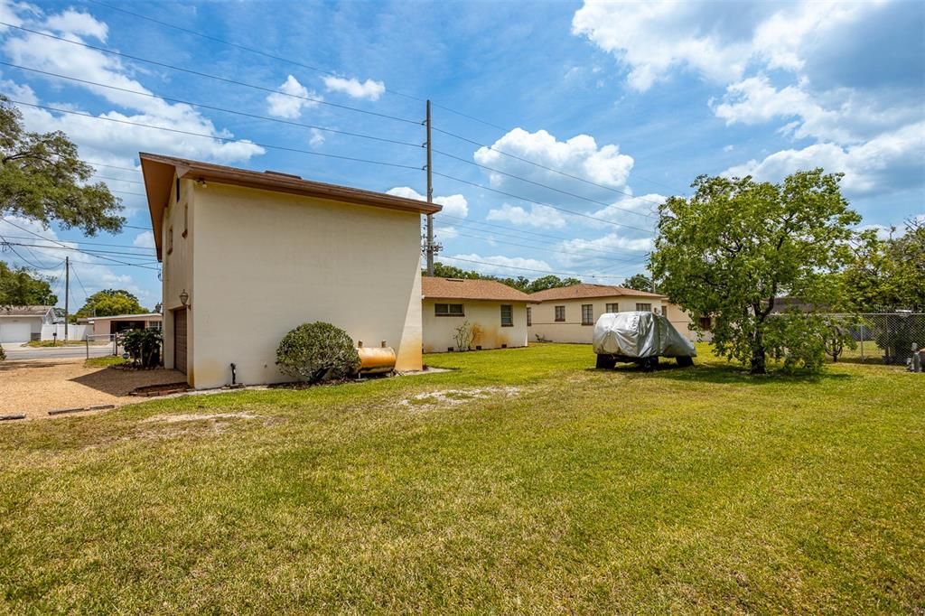 For Sale: $895,000 (3 beds, 2 baths, 2181 Square Feet)