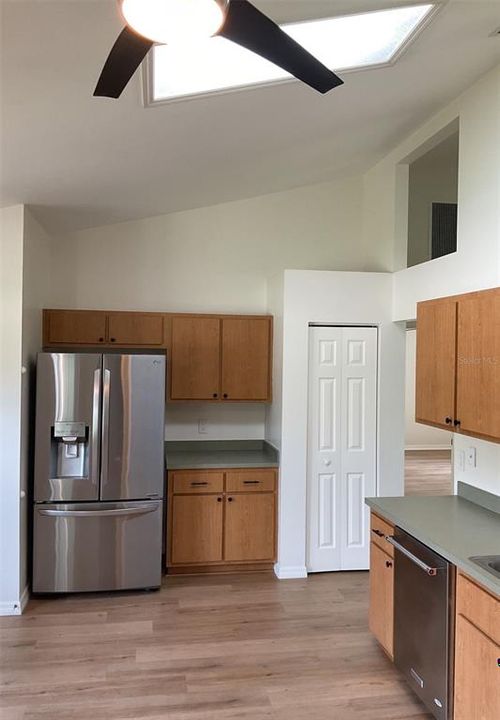 For Rent: $2,575 (3 beds, 2 baths, 1754 Square Feet)