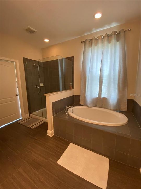 Active With Contract: $4,900 (4 beds, 2 baths, 1846 Square Feet)