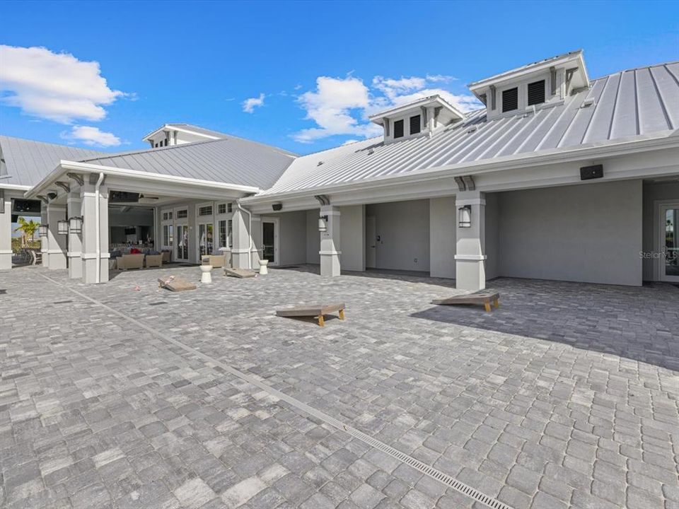 Active With Contract: $1,100,000 (3 beds, 3 baths, 2647 Square Feet)