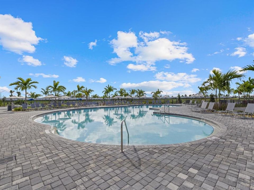 Active With Contract: $1,100,000 (3 beds, 3 baths, 2647 Square Feet)